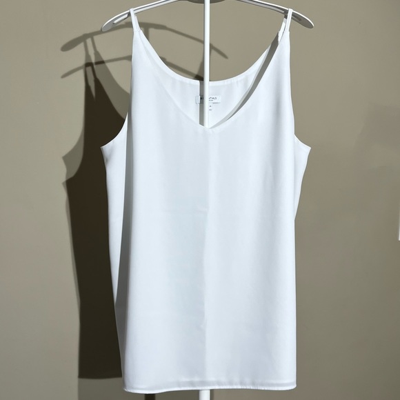 Reitmans Tops - Reitman’s R Essentials White spaghetti strap polyester lined camisole top sz M